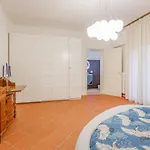 Inner Garden Retreat Near Ghirlandina *